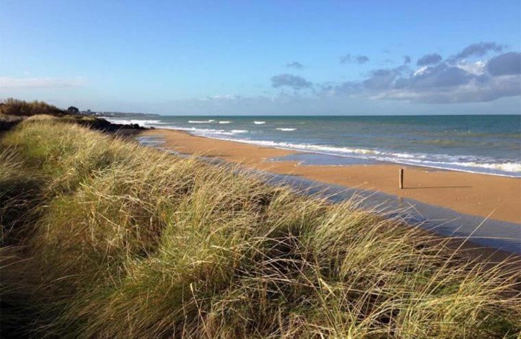 Les Pieds Dans L'Eau - Acces Direct A La Plage Bernières-sur-Mer Eksteriør bilde